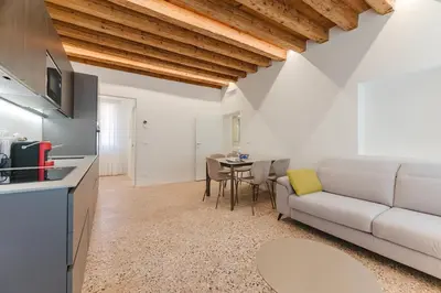 Cucina o angolo cottura di San Tommaso Rialto Terrace Apt