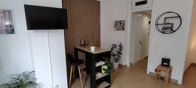 TV o dispositivi per l'intrattenimento presso Modern Apartment 15-min-to-Venice