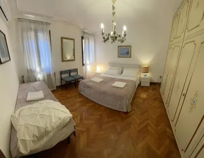 Letto o letti in una camera di Something else in Venice Kingsclass