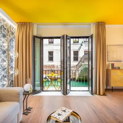 Modern Apartment with View on San Giovanni e Paolo R&R