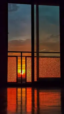 Alba o tramonto visti dall'interno dell'appartamento o dai dintorni