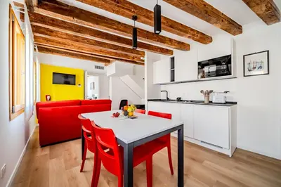 Cucina o angolo cottura di Suite Mondrian e Suite Monet 100m dalla Biennale