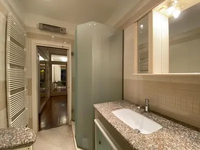 Cucina o angolo cottura di Silenzio Apartment - 10 minutes walk to center - Free parking