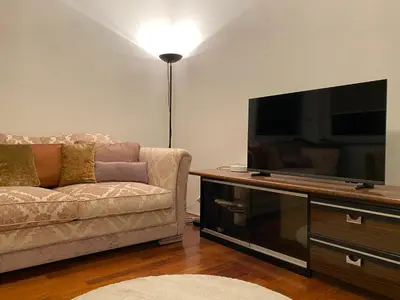 TV o dispositivi per l'intrattenimento presso Silenzio Apartment - 10 minutes walk to center - Free parking