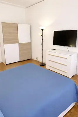 TV o dispositivi per l'intrattenimento presso Poerio 7th Floor Jacuzzi Bath Apartment