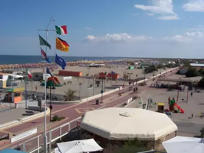 Vista generica sul mare o vista sul mare dall'interno dell'appartamento