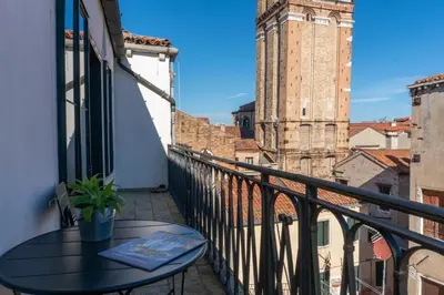 Balcone o terrazza di Stylish Apt w Panoramic Terraces Heart of Venice