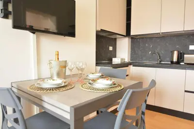 Cucina o angolo cottura di At the Tito Livio Passage - between history and modernity