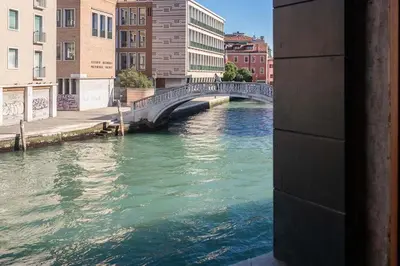 Vista sul fiume nelle vicinanze dell'appartamento