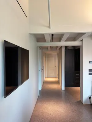 TV o dispositivi per l'intrattenimento presso The Lotus Flower Stylish Renovated Apt in Venice