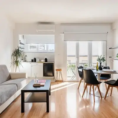 Modern Studio 10 min to Venice
