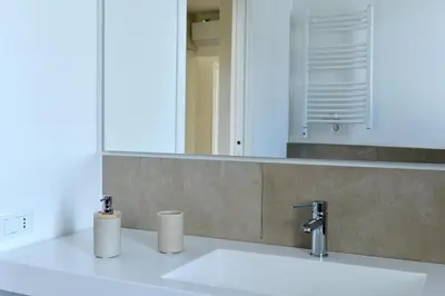 Bagno di Moderno 3 camere con piscina Piazza Aurora