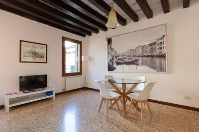 TV o dispositivi per l'intrattenimento presso Top Location San Mark Suite
