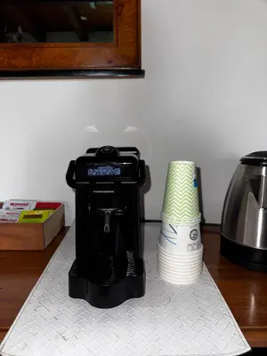 Set per la preparazione di tè e caffè presso A 5 min da Bassano Camera con Bagno Privato e Area Fitness