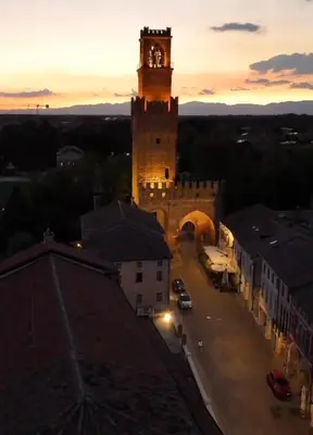 Alba o tramonto visti dall'interno dell'appartamento o dai dintorni