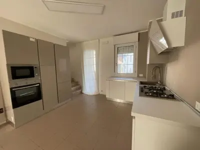 Cucina o angolo cottura di Spacious apartment near the beach