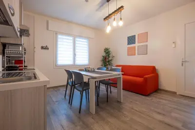 Cucina o angolo cottura di La Corte di Giovanna con parcheggio e tram Venezia