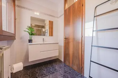 Bagno di Unico Apt 5, 4 ospiti, parcheggio gratis, 10 minuti da Venezia