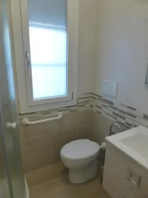 Bagno di VILLA MARINA 3 CAMERE 2 BAGNI solo per famiglie PIAZZA NEMBER