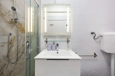 Bagno di Family & Friends - 2min to Tram - 8min to Station