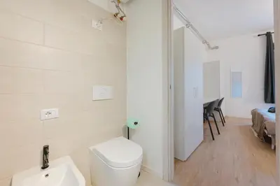 Planimetria di Confortevole Stanza 6 con bagno privato Stazione