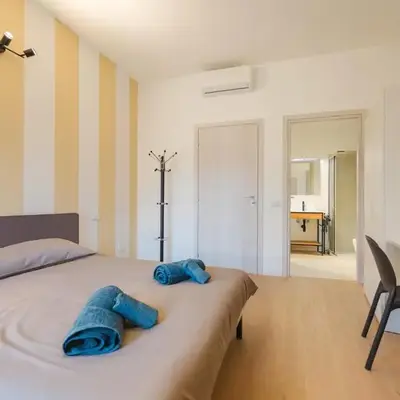 Confortevole Stanza 6 con bagno privato Stazione
