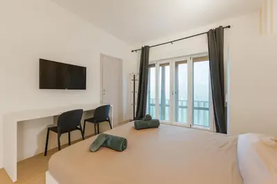 Planimetria di Moderna stanza 2 con terrazza vicino alla Stazione