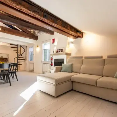 Dero' Home