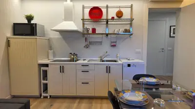 Cucina o angolo cottura di Pop e tranquillità a 15 minuti di tram dal centro - Pedro