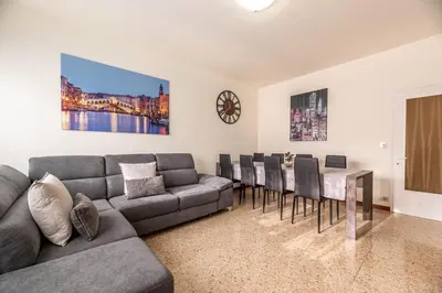 Area soggiorno di Sole Apartment Residence In Venice - 5min from Airport