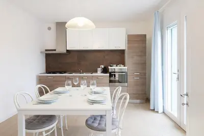Cucina o angolo cottura di Villa Lucchetta - Tre Camere e Appartamento con parcheggio Interno