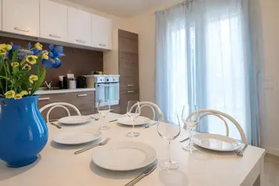Cucina o angolo cottura di Villa Lucchetta - Tre Camere e Appartamento con parcheggio Interno