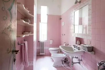 Bagno di Villa storica con giardino
