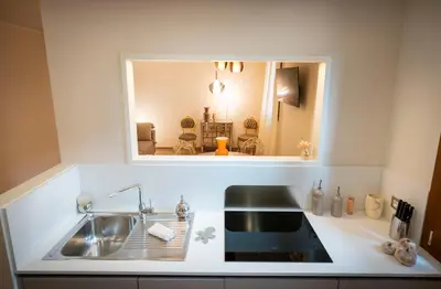 Cucina o angolo cottura di Stylish & Cozy Venetian House