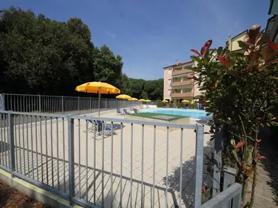 Piscina di 2 Bedroom Apartment in Viale dei Pini o nelle vicinanze