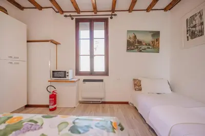 Letto o letti in una camera di Lagoon View - 12 min to the Train Station