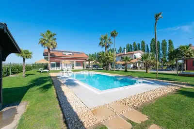 Piscina di Sweet Home Jesolo o nelle vicinanze