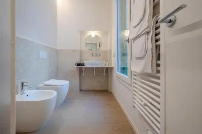 Bagno di La Cereria Design Flats - L'Orefice