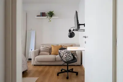 Area soggiorno di Spacious Apartment for 7 People
