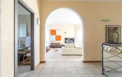 Area soggiorno di Lovely Home In Villa, Teolo With Sauna
