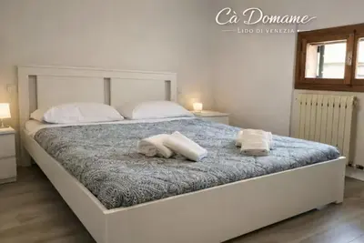 Letto o letti in una camera di Venice Lido Apartment Near Beach and Vaporetto