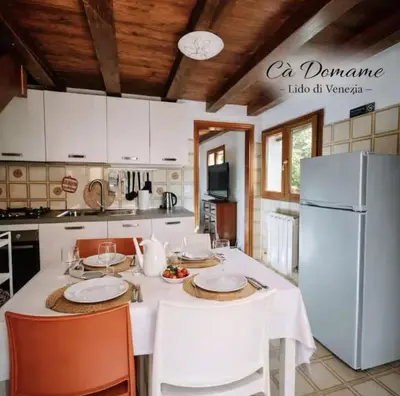 Cucina o angolo cottura di Venice Lido Apartment Near Beach and Vaporetto
