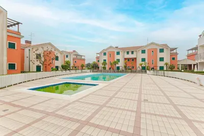 Piscina di Residence Ca DOro Mare o nelle vicinanze