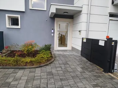Facciata o entrata di Appartamento Mogano