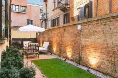 Giardino di Dimora elegante con esclusivo giardino privato