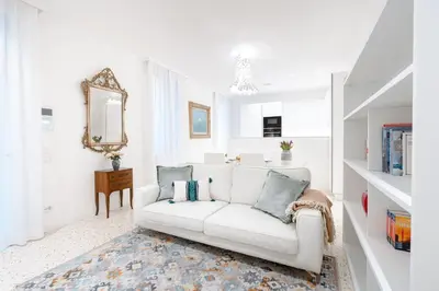 Area soggiorno di Dimora elegante con esclusivo giardino privato