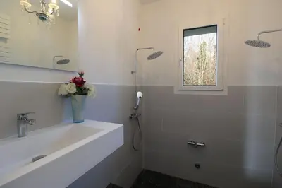 Bagno di Villa Dolce Bosco with Pool, Valdobbiadene