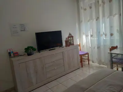 TV o dispositivi per l'intrattenimento presso casa lilla