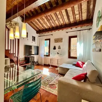 GuestHost - Elegant Apartment in Center of Padua