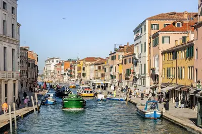 Vista sul fiume nelle vicinanze dell'appartamento